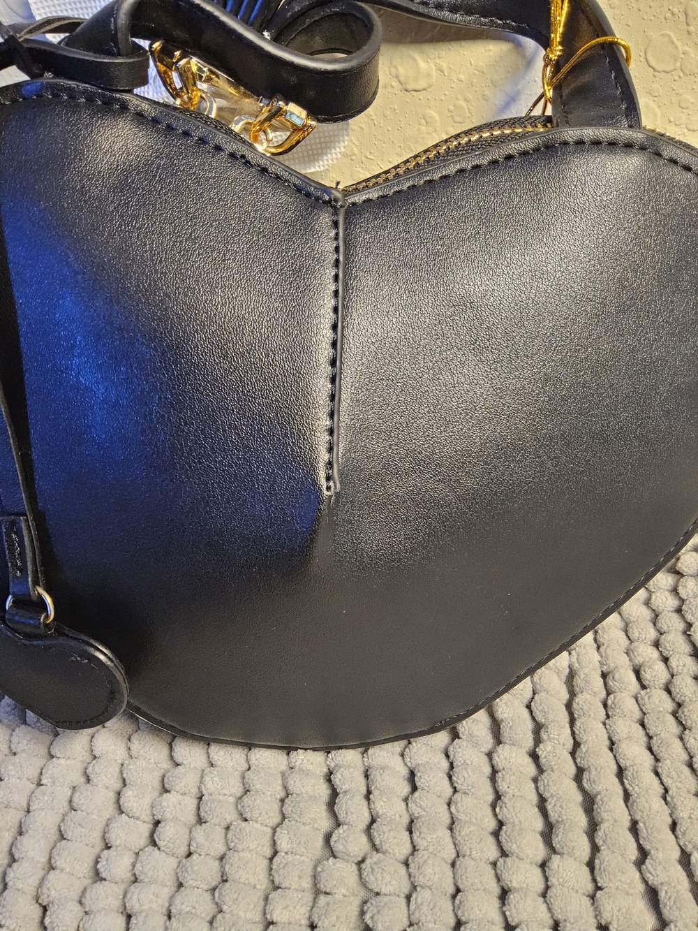 NWT bebe Black Heart Crossbody Bag - Picture 8 of 15